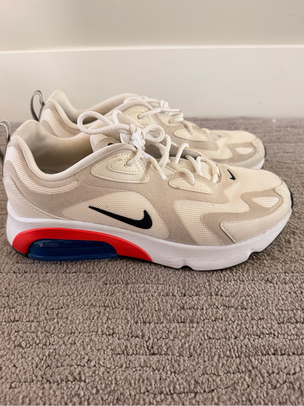 Nike Women’s Air Max 200 in Sail/Black Desert Sand-Phantom